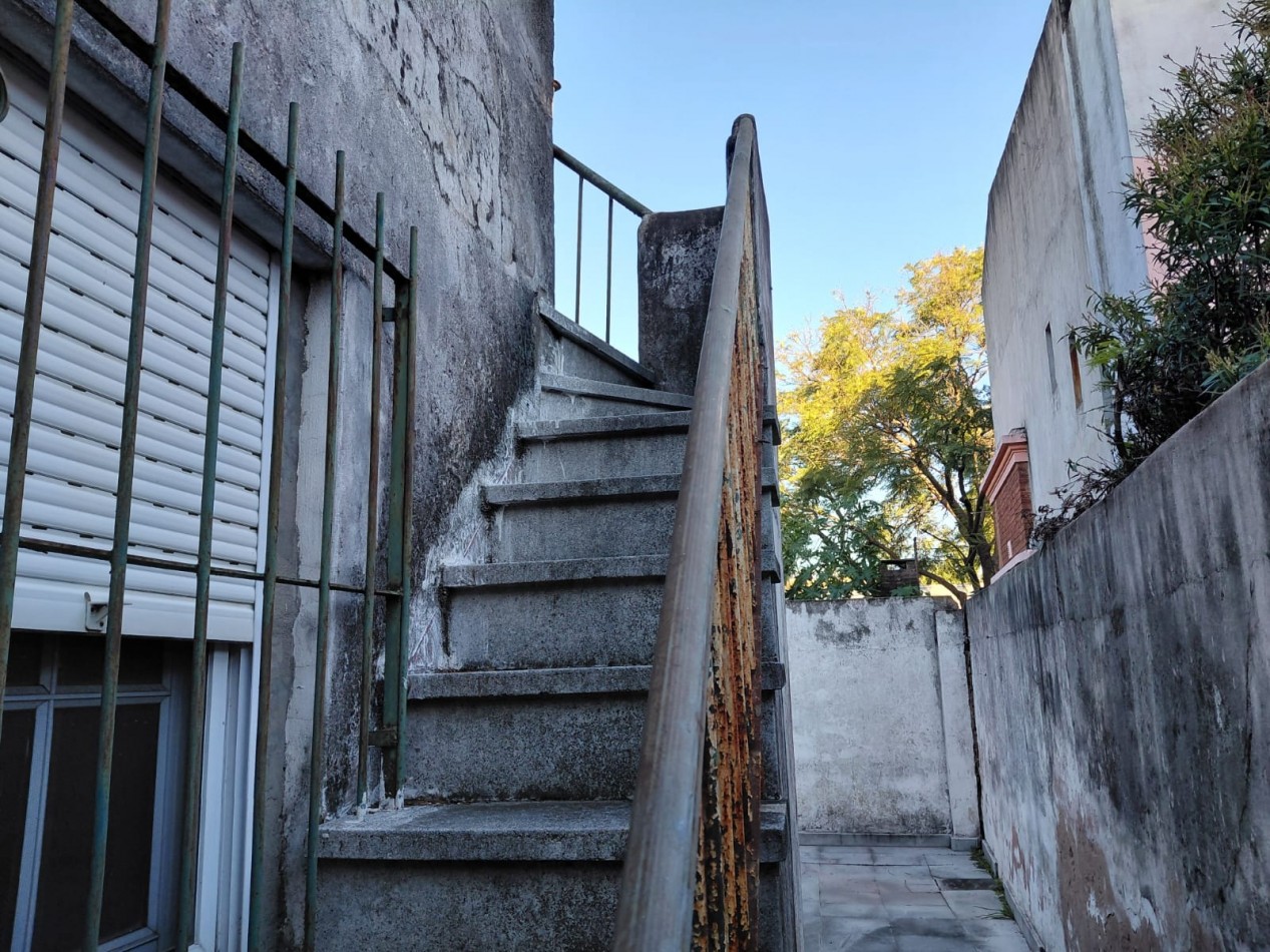 VENTA CASA 3 AMBIENTES HURLINGHAM CON DOBLE COCHERA