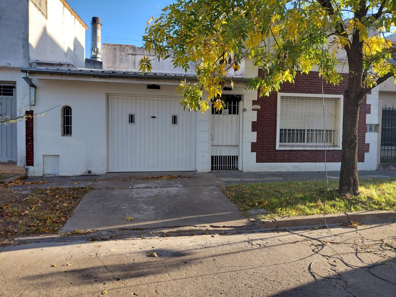 VENTA CASA 3 AMBIENTES HURLINGHAM CON DOBLE COCHERA