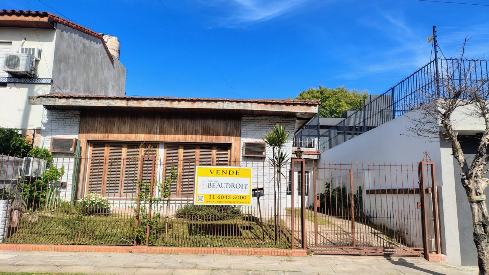 Casa APTO CREDITO Moron . Efectivo y cuotas 