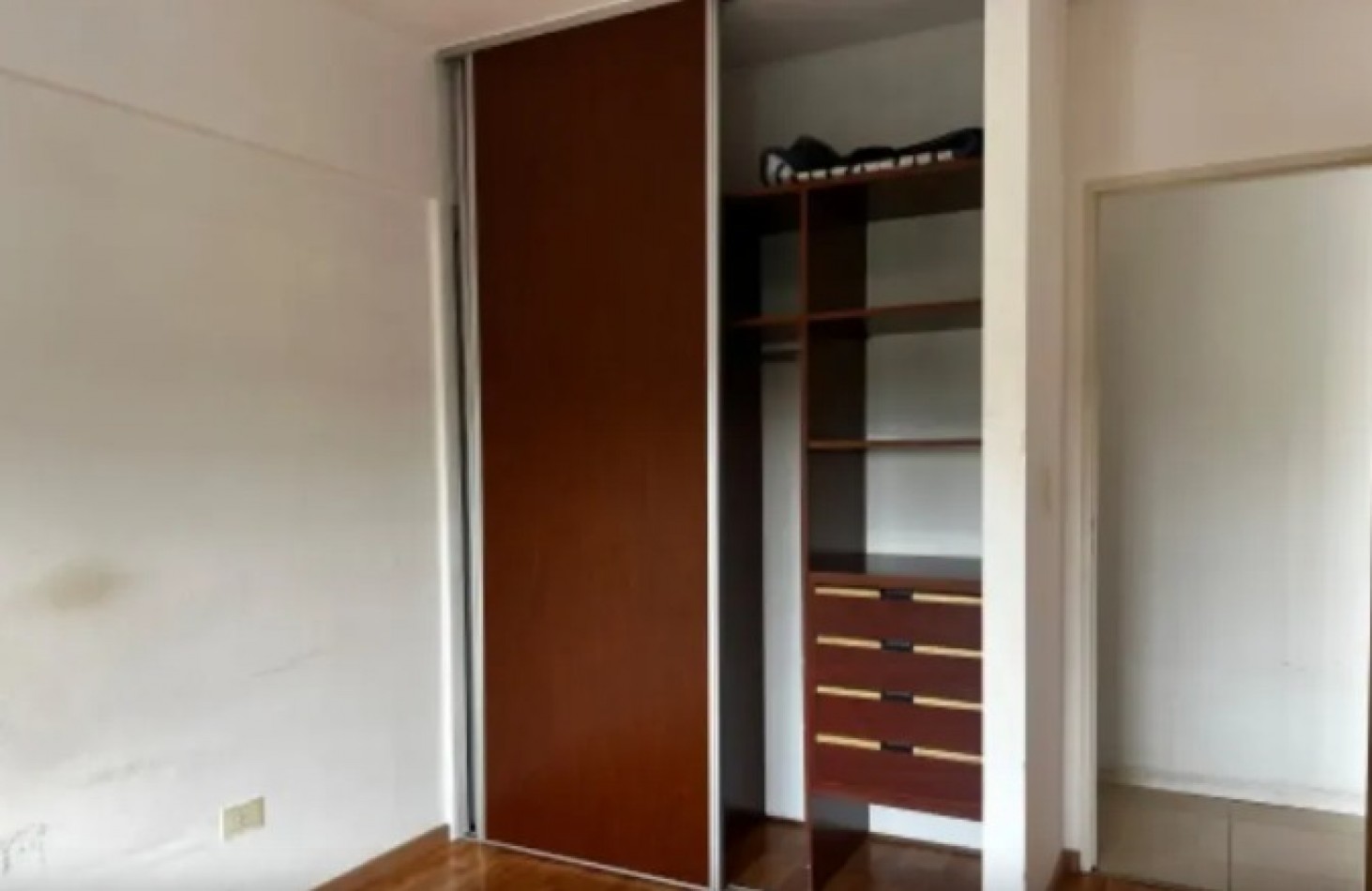 Venta Departamento 2 Ambientes con Cochera Moron Universidad 