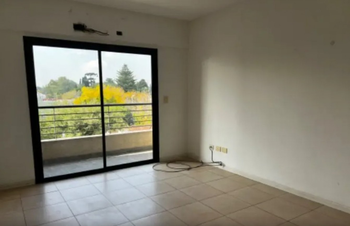 Venta Departamento 2 Ambientes con Cochera Moron Universidad 