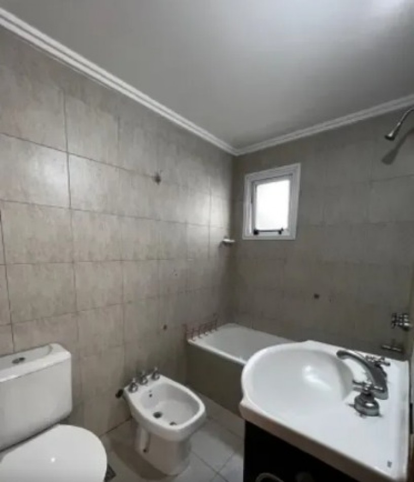 Venta Departamento 2 Ambientes con Cochera Moron Universidad 