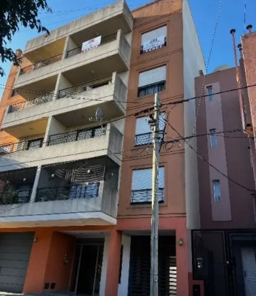 Venta Departamento 2 Ambientes con Cochera Moron Universidad 