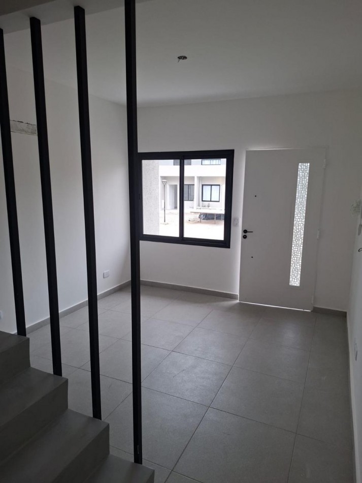 Venta Duplex Tres Ambientes en Barrio Cerrado a Estrenar en San Miguel 
