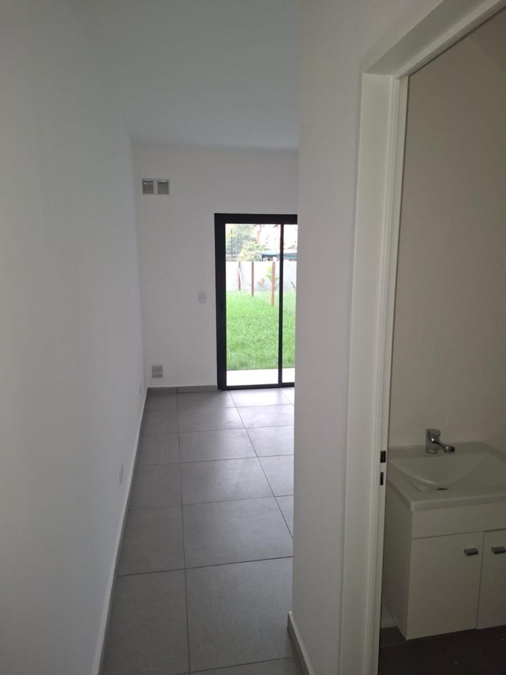 Venta Duplex Tres Ambientes en Barrio Cerrado a Estrenar en San Miguel 