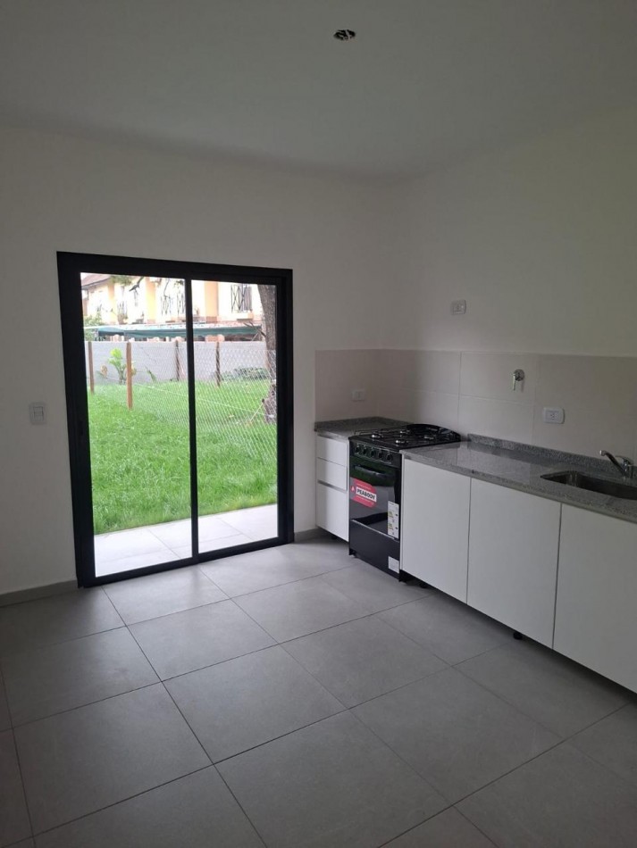 Venta Duplex Tres Ambientes en Barrio Cerrado a Estrenar en San Miguel 