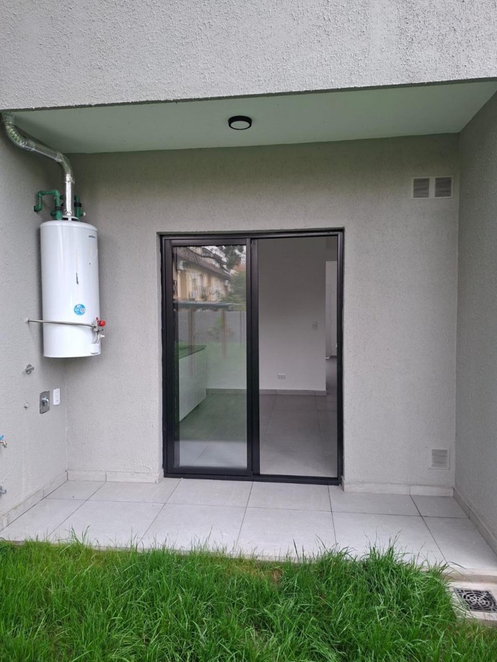 Venta Duplex Tres Ambientes en Barrio Cerrado a Estrenar en San Miguel 