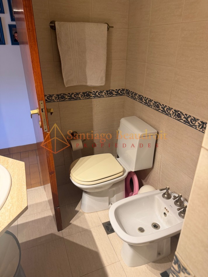 Venta de Duplex Moderno en Moron Centro con Parrilla