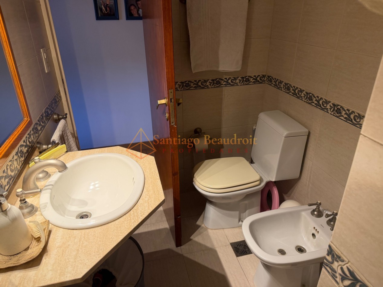 Venta de Duplex Moderno en Moron Centro con Parrilla