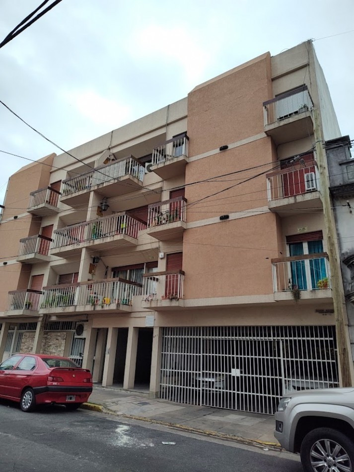 Departamento 4 Ambientes en Venta en Moron - Cerca de la Estacion y Universidad