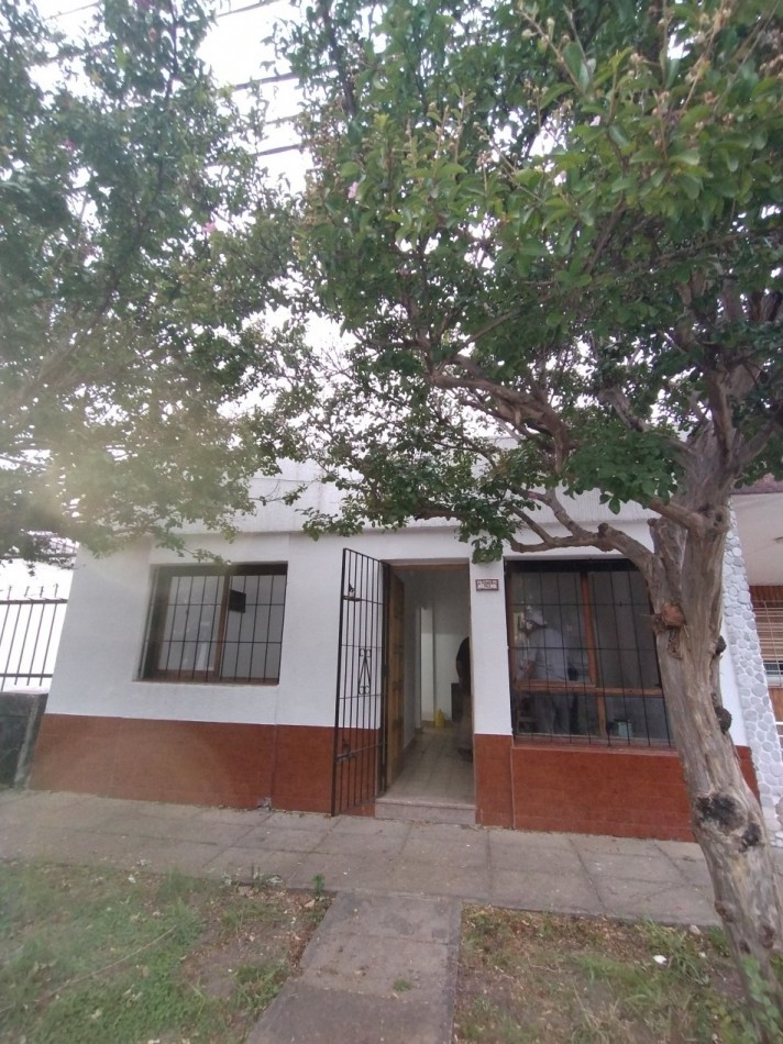 Andres Ferreyra 753, Haedo. 2 amb con Patio y Cochera.
