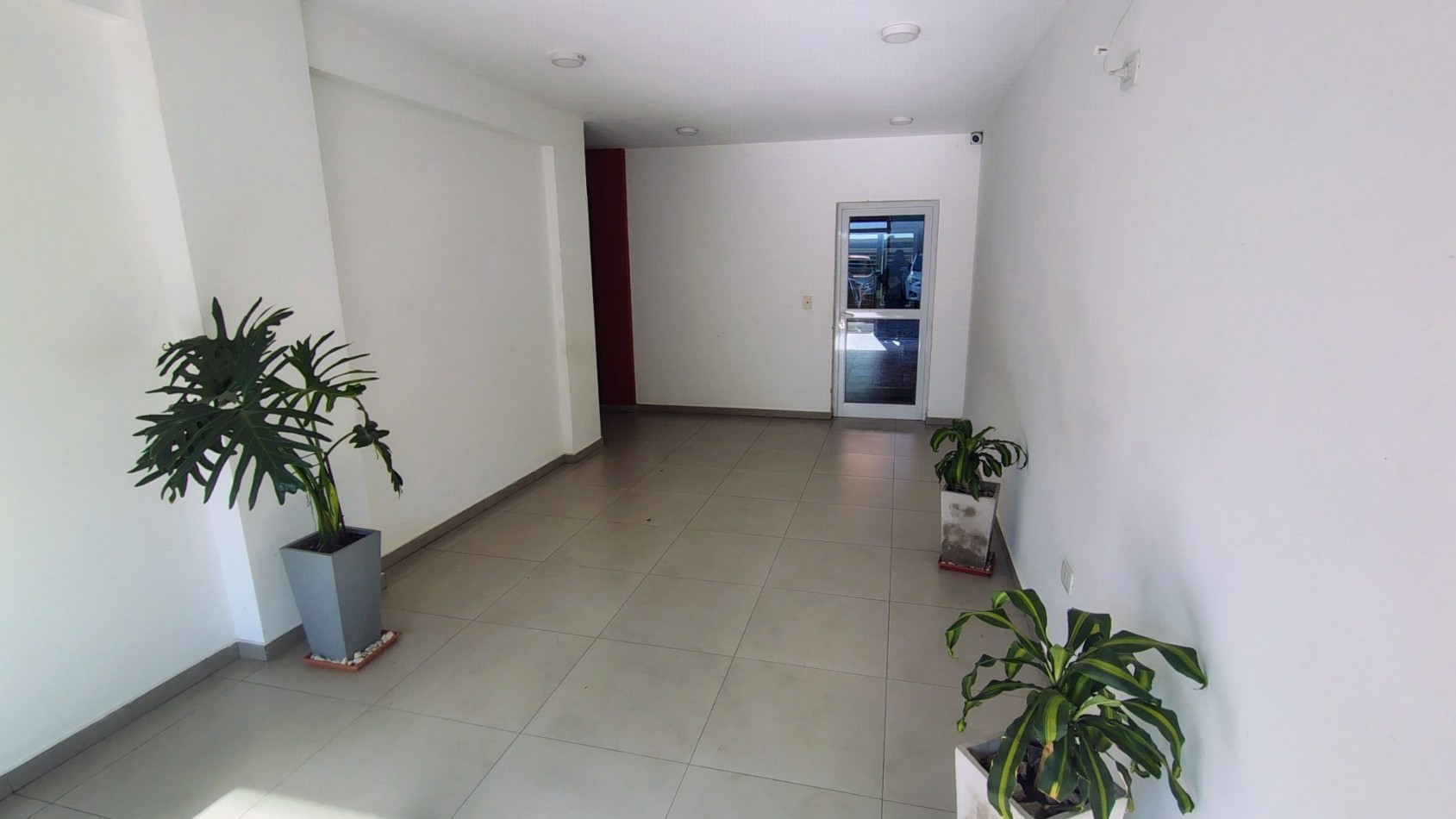 Alquiler departamento 2 ambientes en Moron con cochera