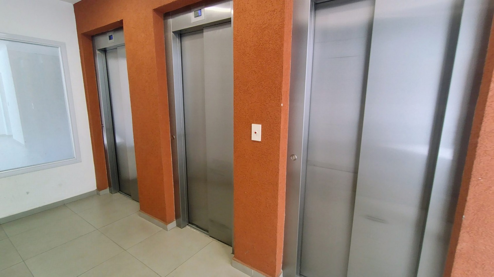  Alquiler departamento 2 ambientes en Moron con cochera