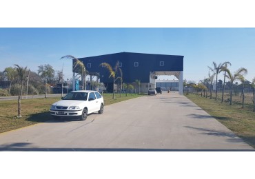 Alquiler de Nave Industrial de 12m de Altura en Parque Industrial Moreno