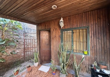 APTO CREDITO | Casa sobre Lote Propio de 260 m² con Cochera Cubierta, Patio y Gran Potencial | Hurlingham