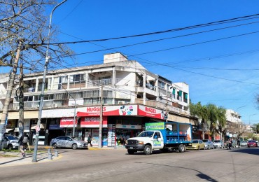 Departamento 3 ambientes con terraza propia en Hurlingham - Frente a la estacion
