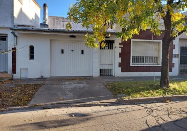VENTA CASA 3 AMBIENTES HURLINGHAM CON DOBLE COCHERA