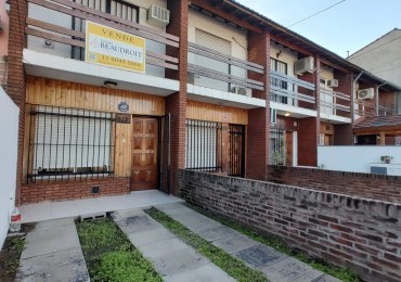Duplex en Venta Moron 3 Ambientes con Cochera - Julian Perez 77